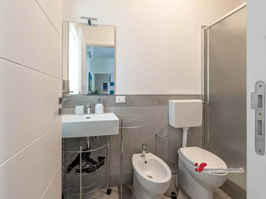 Immagine 4 di Palazzo in vendita  a Palermo