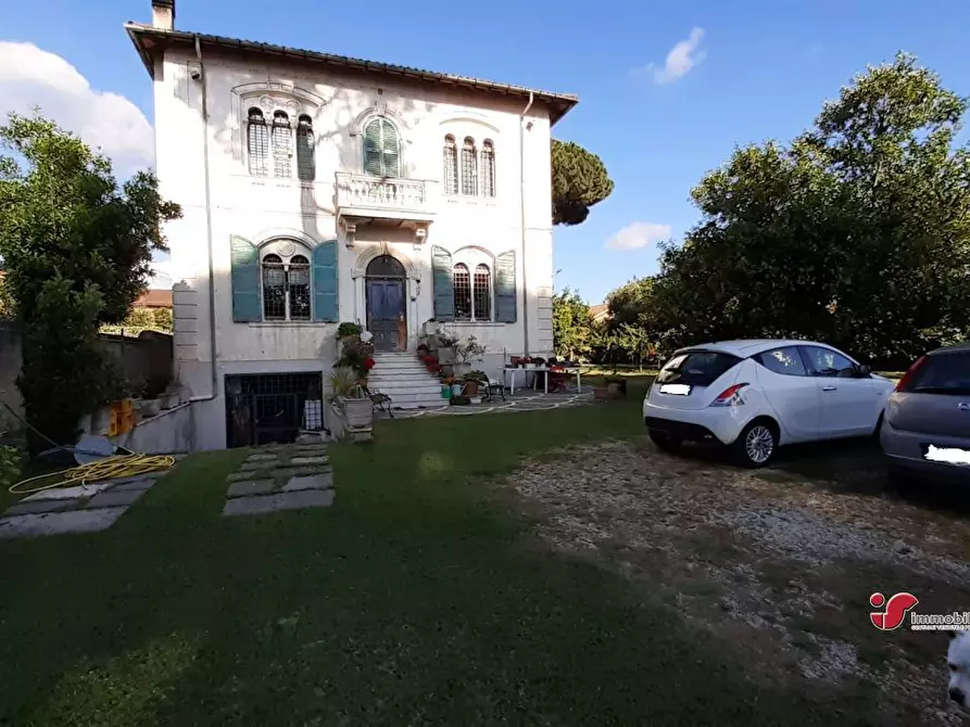 Immagine 2 di Villa in vendita  98 a Grottaferrata