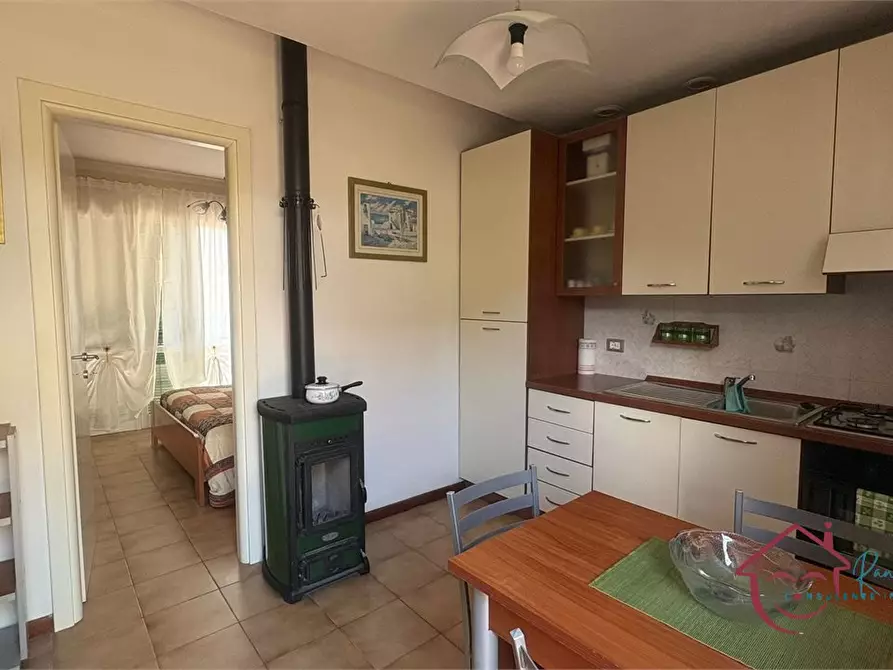 Immagine 1 di Appartamento in vendita  16 a Casanova Lerrone