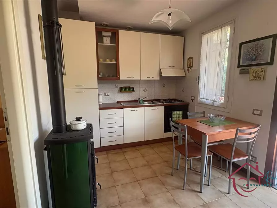 Immagine 6 di Appartamento in vendita  16 a Casanova Lerrone