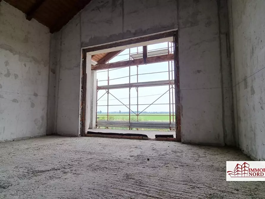 Immagine 5 di Villa in vendita  a Abbiategrasso