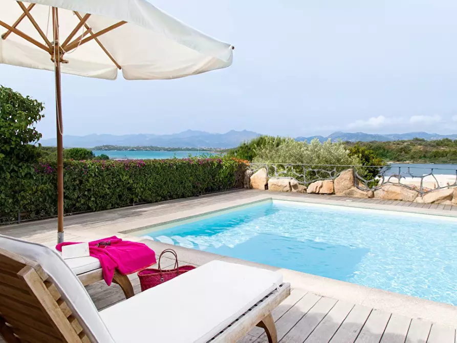 Immagine 1 di Villa in affitto  a San Teodoro