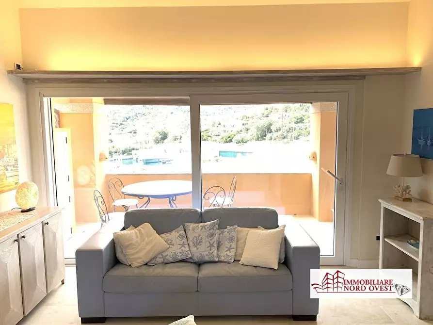 Immagine 2 di Appartamento in affitto  a Arzachena