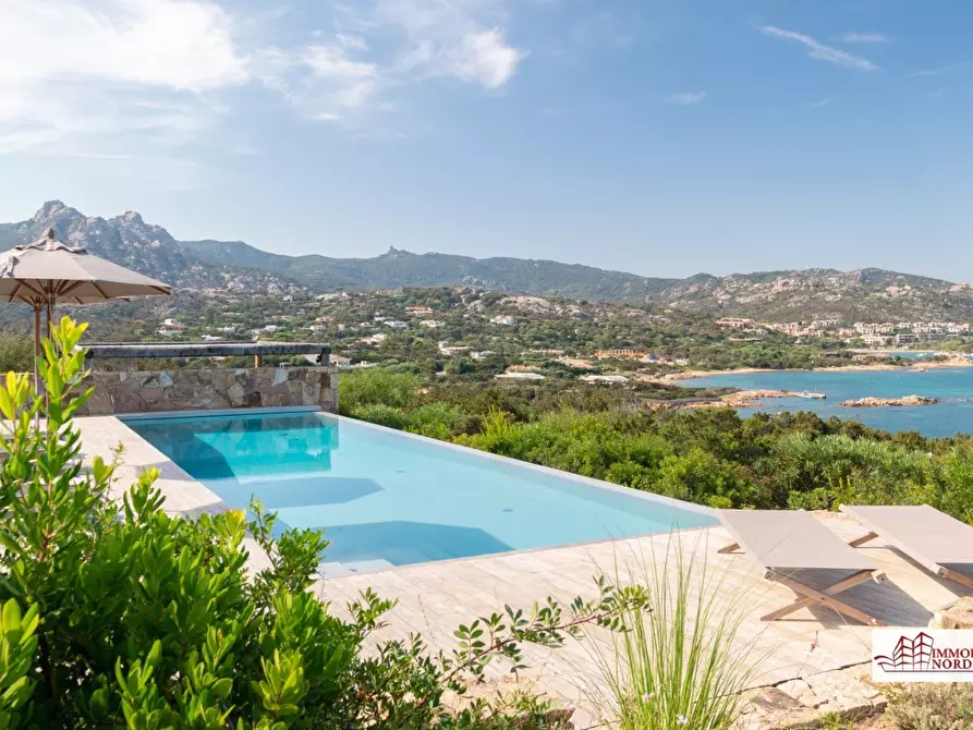 Immagine 8 di Villa in affitto  a Arzachena