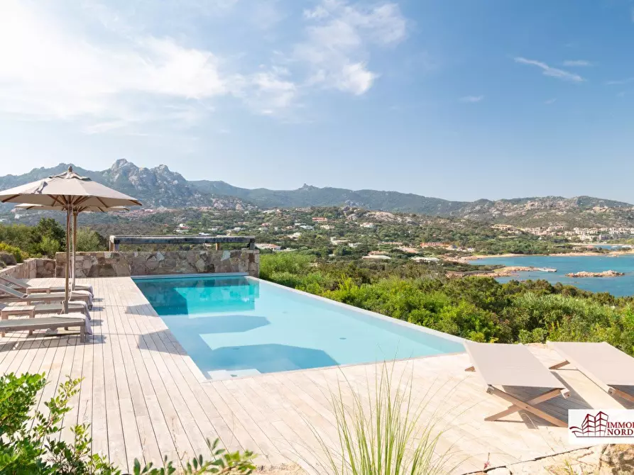 Immagine 9 di Villa in affitto  a Arzachena
