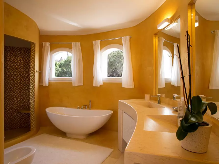 Immagine 8 di Villa in vendita  a Arzachena