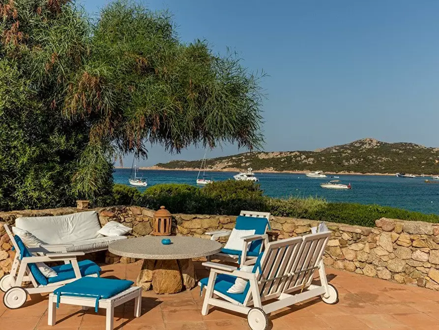 Immagine 2 di Villa in affitto  a Arzachena