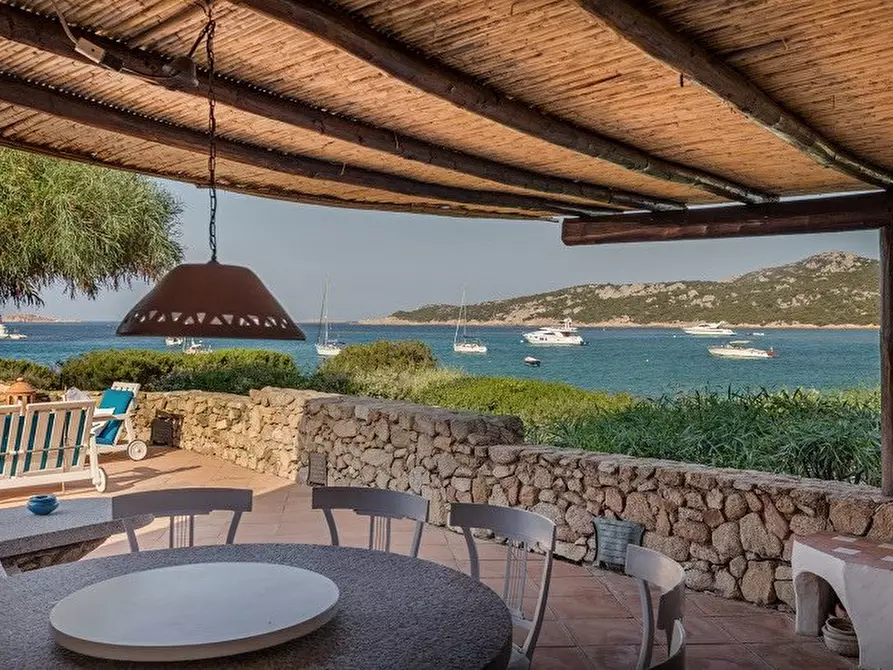 Immagine 1 di Villa in affitto  a Arzachena
