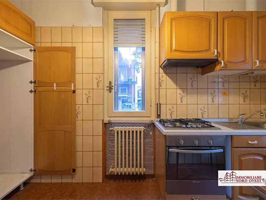 Immagine 6 di Appartamento in vendita  12 a Bareggio