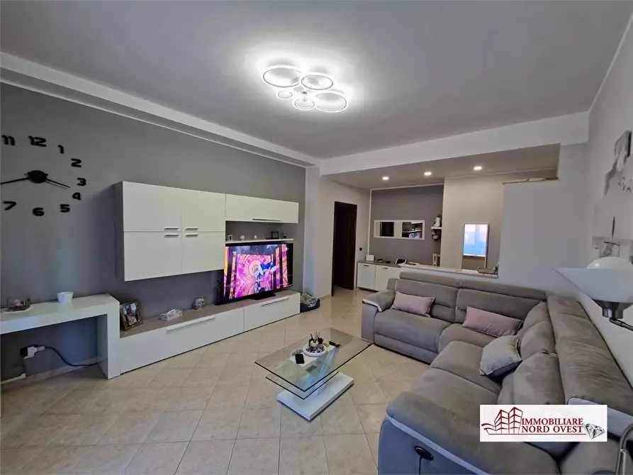 Immagine 2 di Appartamento in vendita  snc a Vanzago