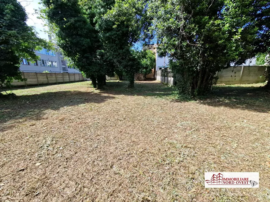 Immagine 4 di Terreno edificabile in vendita  snc a Legnano