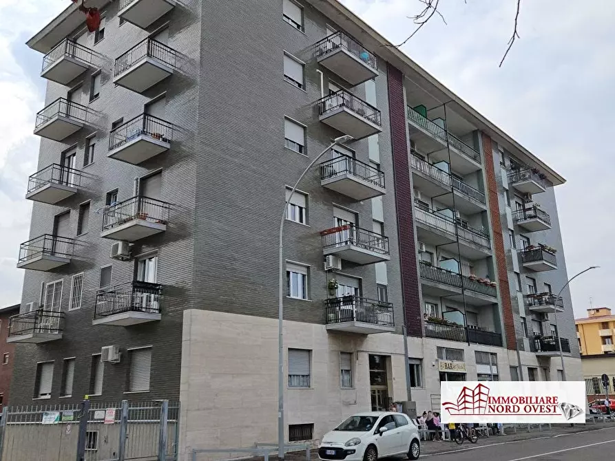Immagine 7 di Garage in vendita  80 a Magenta