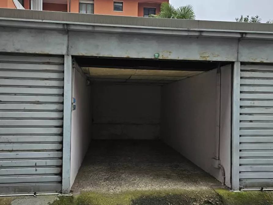 Immagine 1 di Garage in vendita  80 a Magenta
