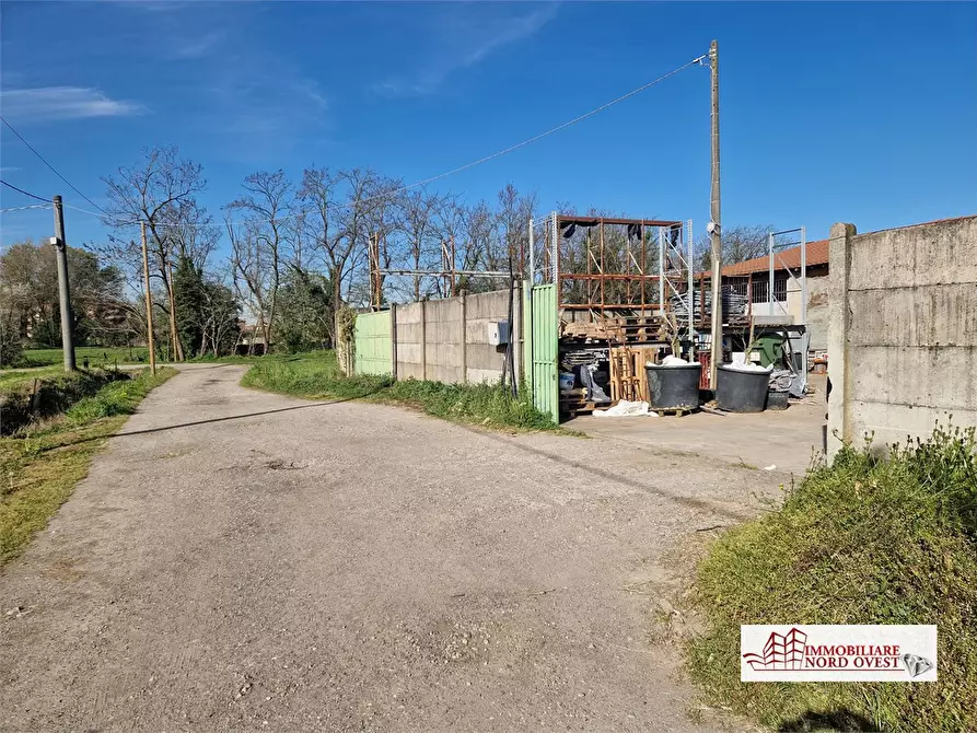 Immagine 1 di Capannone industriale in vendita  snc a Settimo Milanese