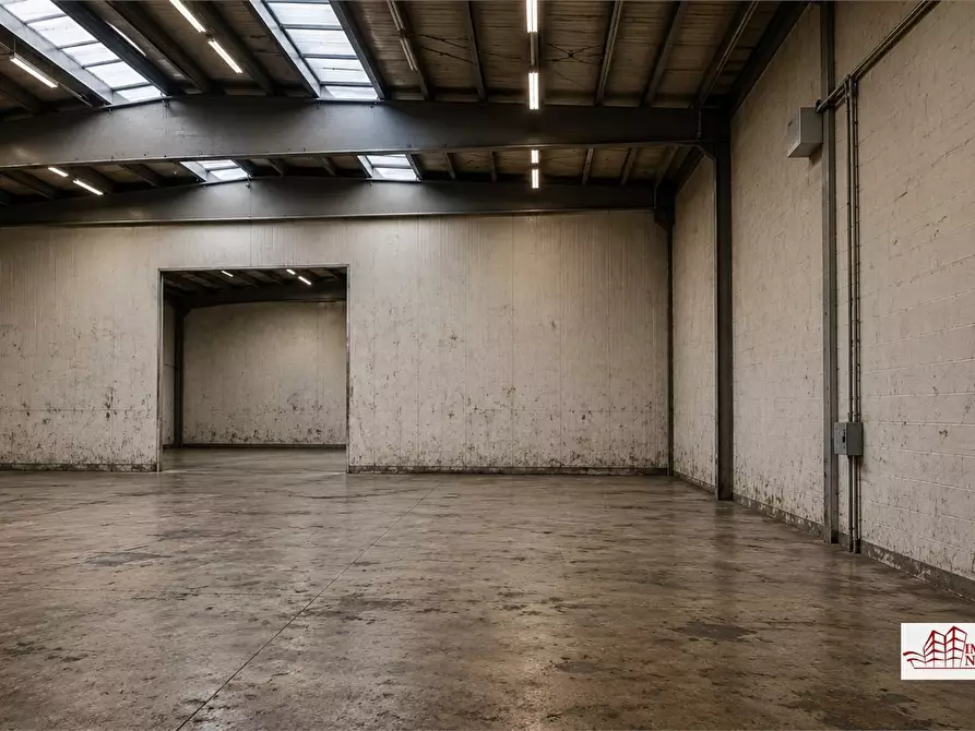 Immagine 5 di Capannone industriale in vendita  snc a Cornaredo