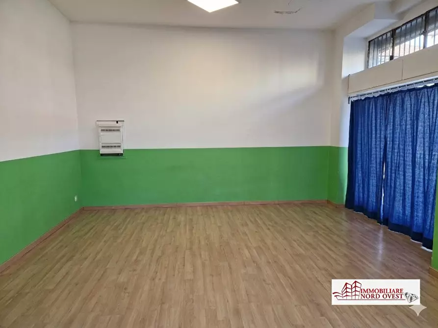 Immagine 6 di Negozio in vendita  snc a Cornaredo