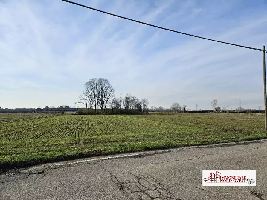 Immagine 3 di Terreno in vendita  a Corbetta