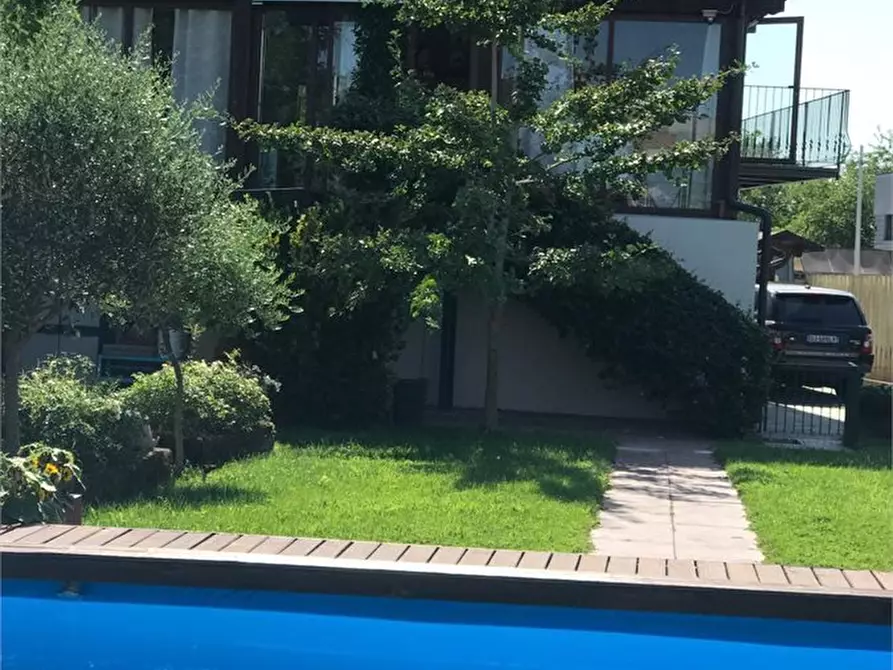 Immagine 2 di Villa in vendita  11 a Sedriano