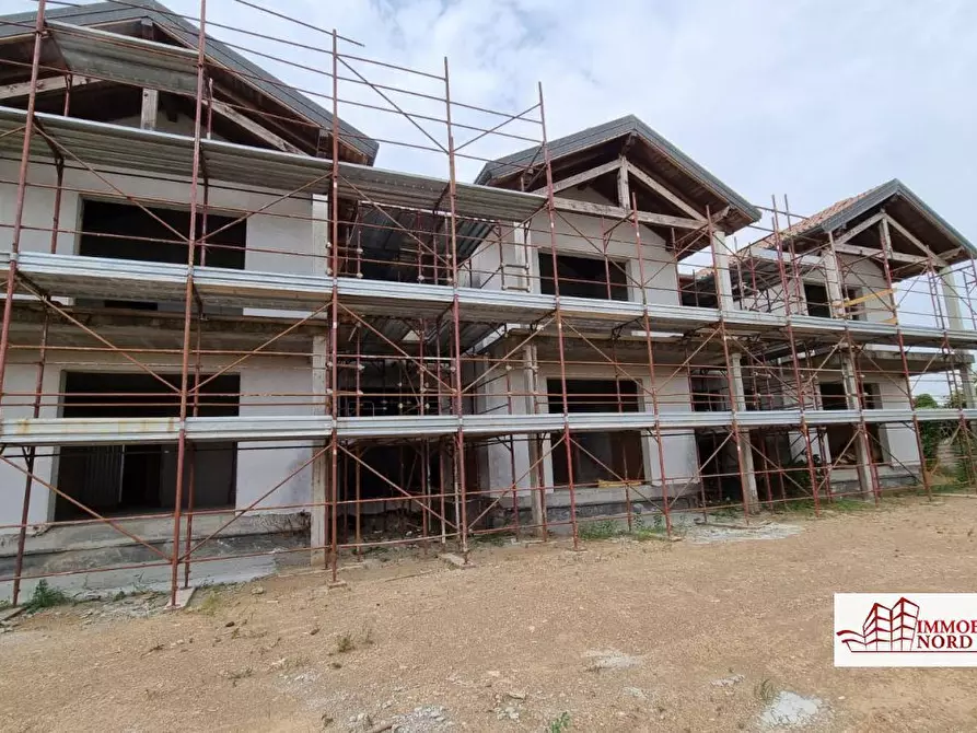 Immagine 1 di Villa in vendita  3 a Morimondo