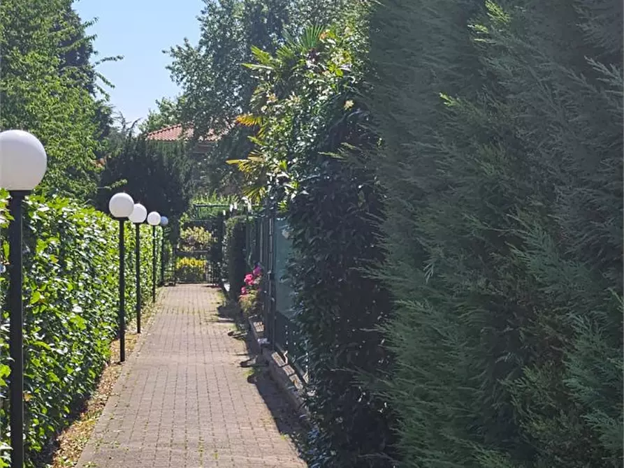 Immagine 3 di Villetta a schiera in vendita  22 a Bernate Ticino