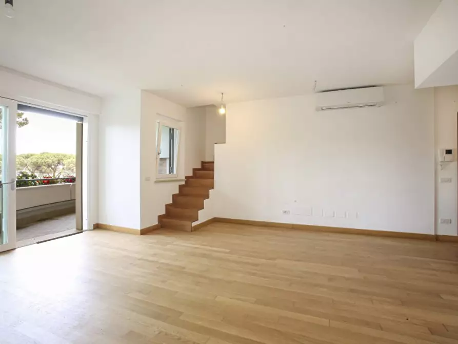 Immagine 2 di Appartamento in vendita  a Roma