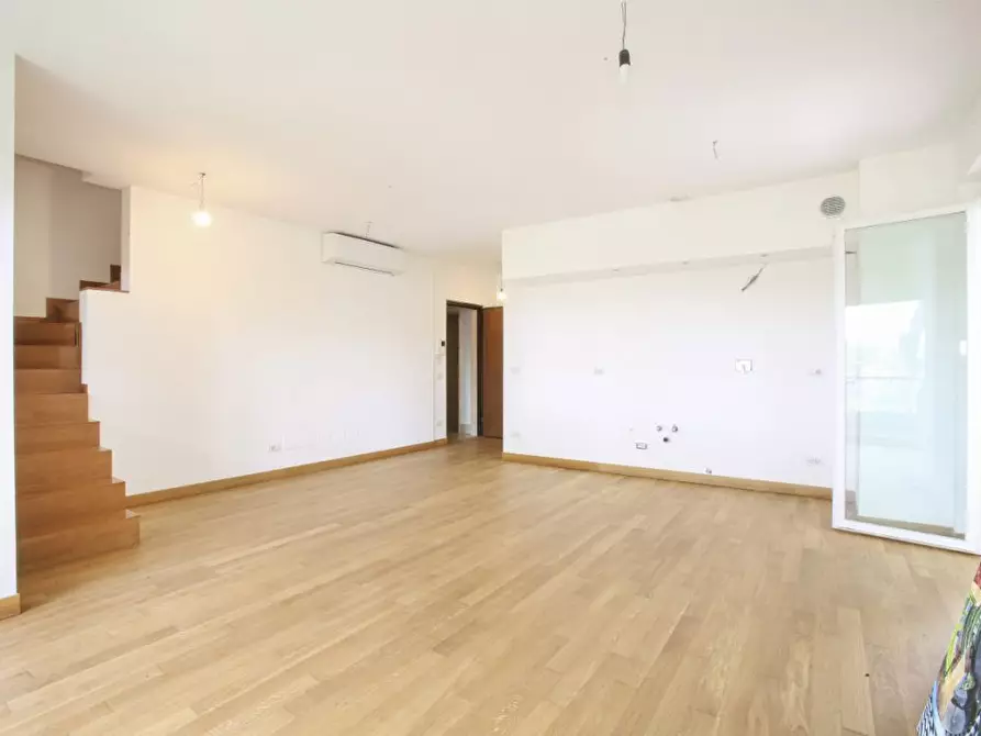 Immagine 5 di Appartamento in vendita  a Roma