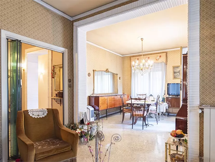 Immagine 7 di Appartamento in vendita  7 a Napoli