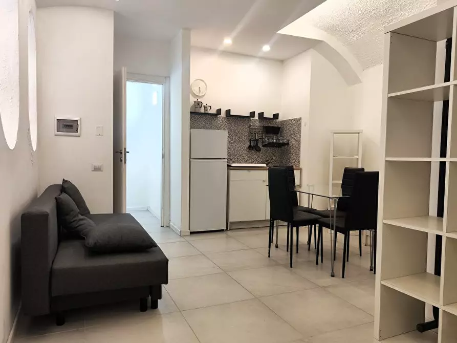 Immagine 1 di Appartamento in vendita  6 a Napoli