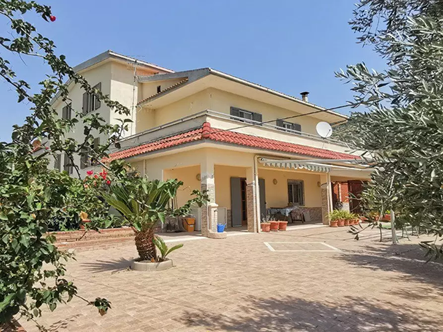 Immagine 1 di Palazzo in vendita  1308 a Santi Cosma E Damiano