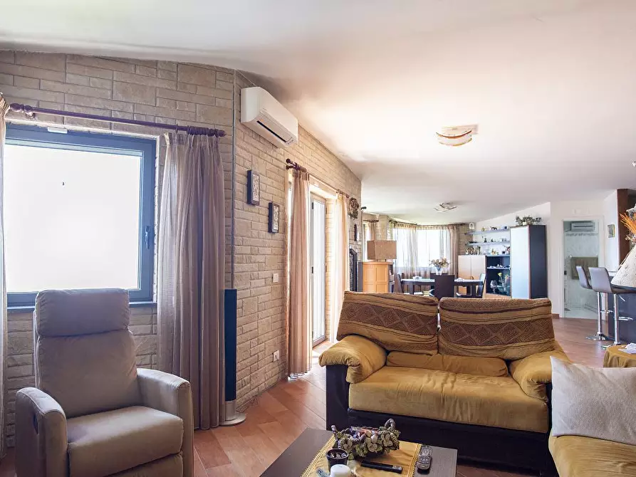 Immagine 8 di Villa in vendita  12 a a Napoli