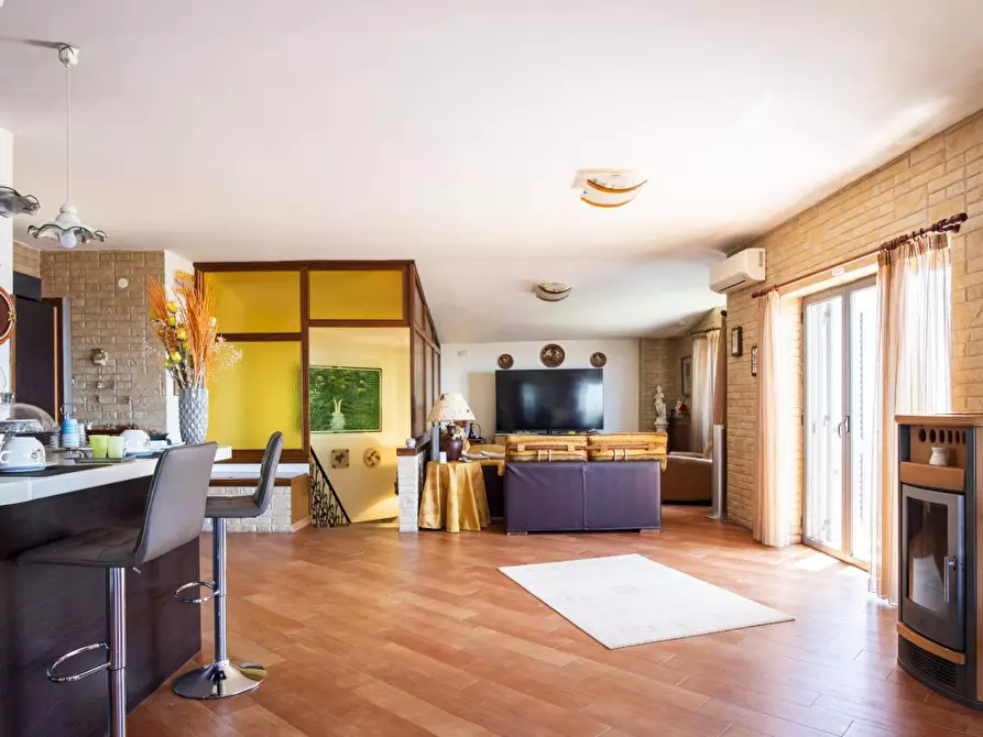 Immagine 10 di Villa in vendita  12 a a Napoli