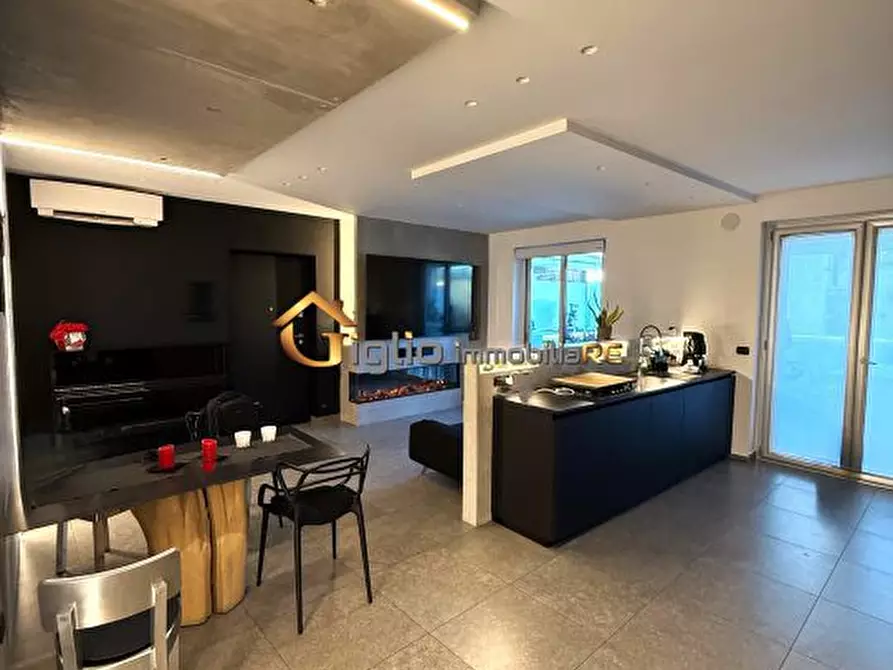 Immagine 1 di Appartamento in vendita  a Casoria