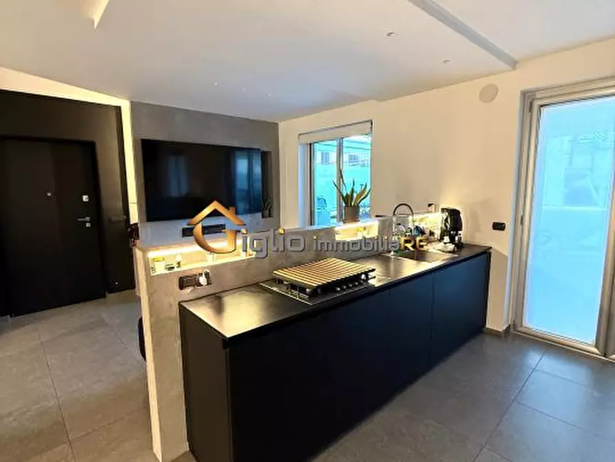 Immagine 2 di Appartamento in vendita  a Casoria