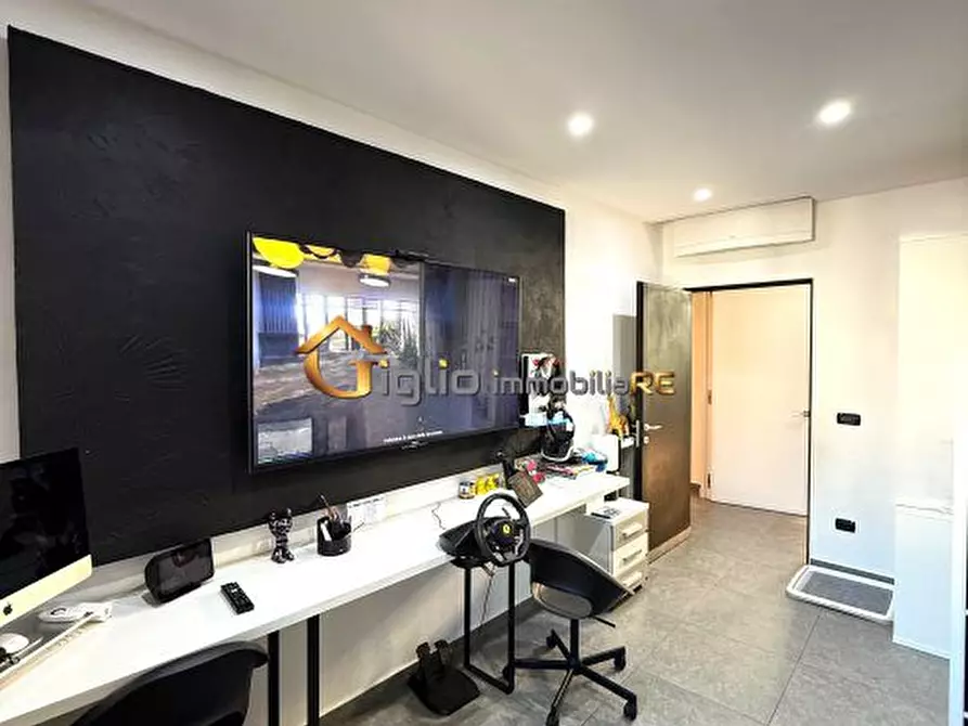 Immagine 10 di Appartamento in vendita  a Casoria