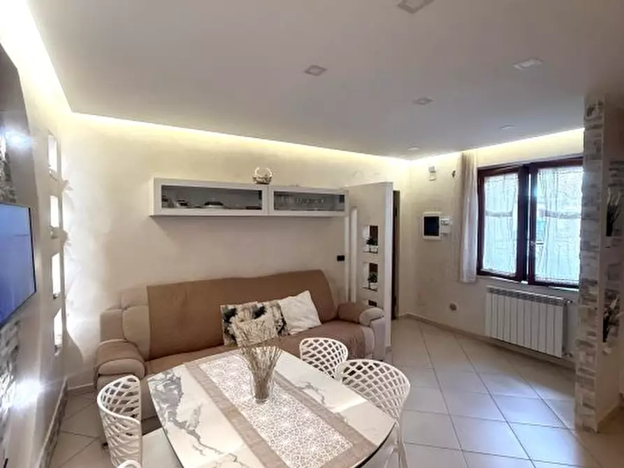 Immagine 4 di Appartamento in vendita  a Casoria