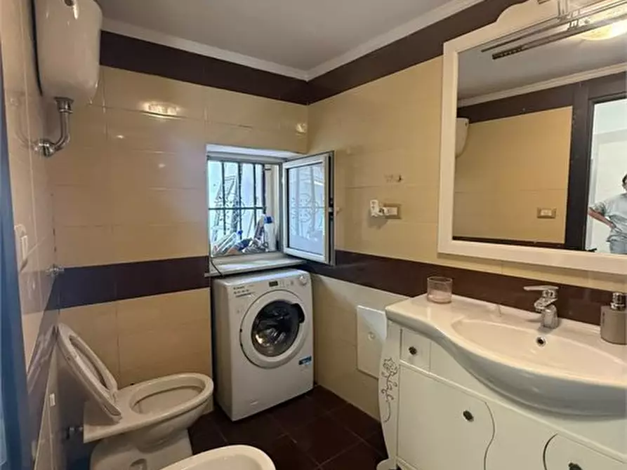 Immagine 4 di Appartamento in vendita  69 a Napoli