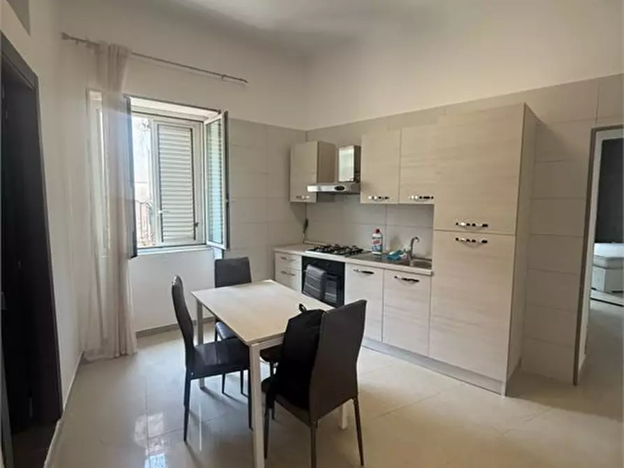 Immagine 1 di Appartamento in vendita  69 a Napoli