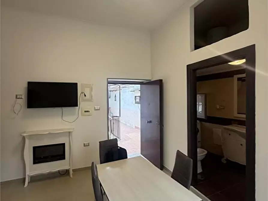 Immagine 2 di Appartamento in vendita  69 a Napoli