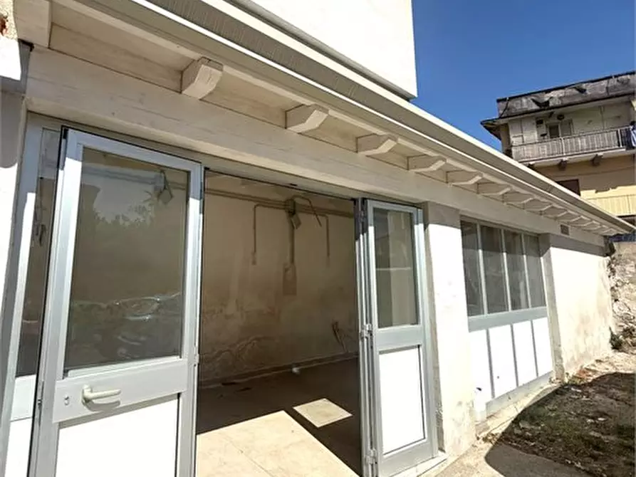 Immagine 1 di Magazzino in vendita  a Afragola