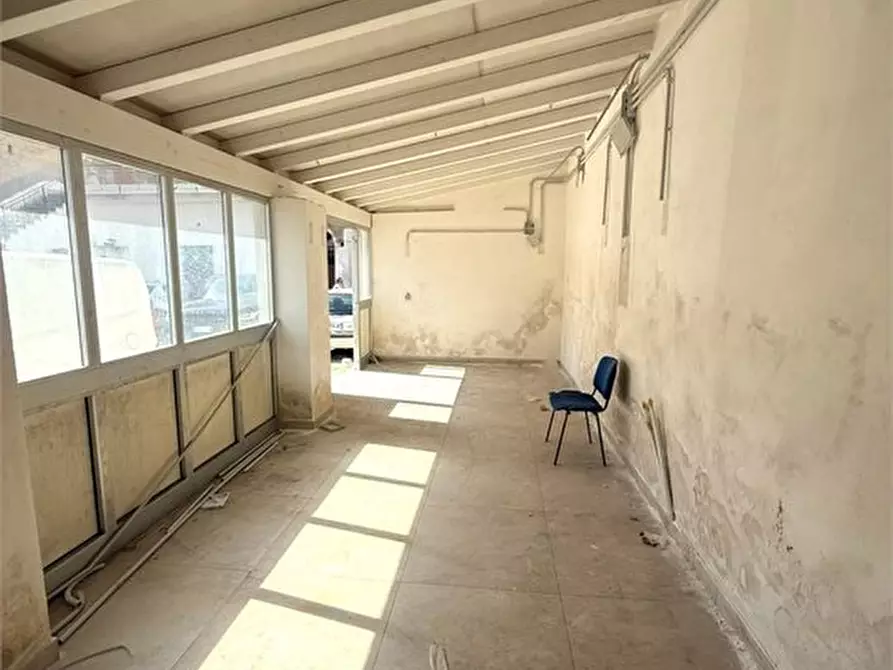Immagine 3 di Magazzino in vendita  a Afragola