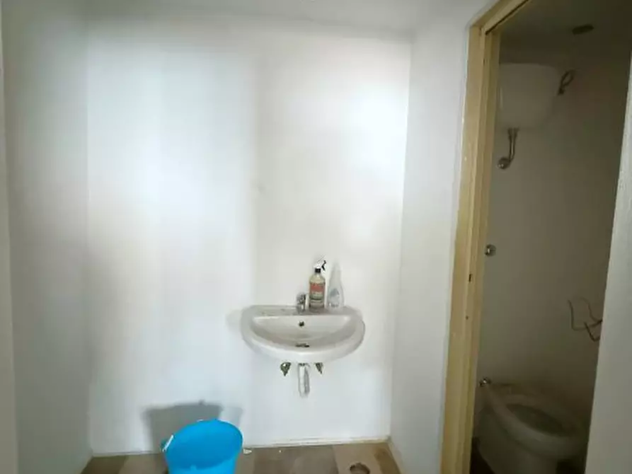 Immagine 5 di Negozio in vendita  a Afragola