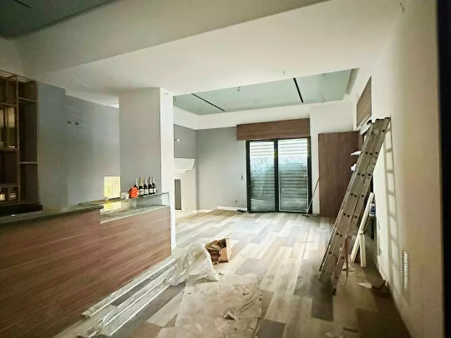 Immagine 2 di Negozio in vendita  a Afragola