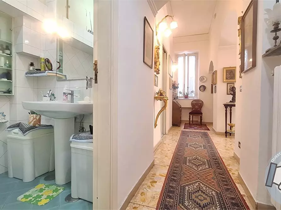 Immagine 9 di Appartamento in vendita  31 a Napoli
