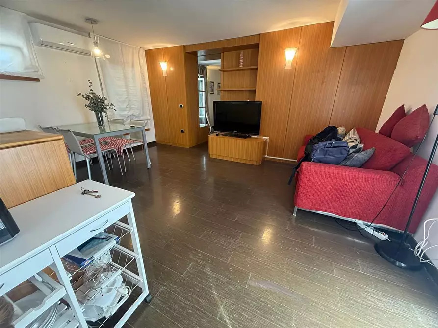 Immagine 1 di Appartamento in affitto  a Napoli