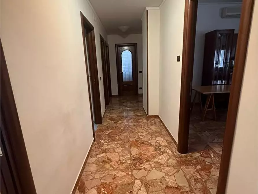 Immagine 5 di Appartamento in affitto  a Napoli