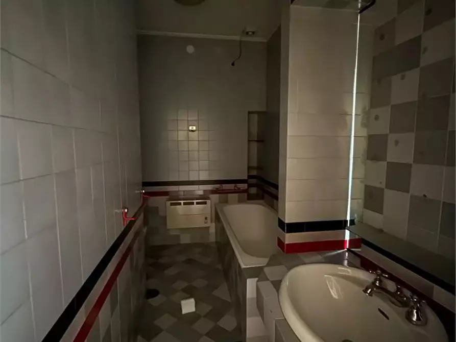 Immagine 6 di Appartamento in vendita  a Acerra