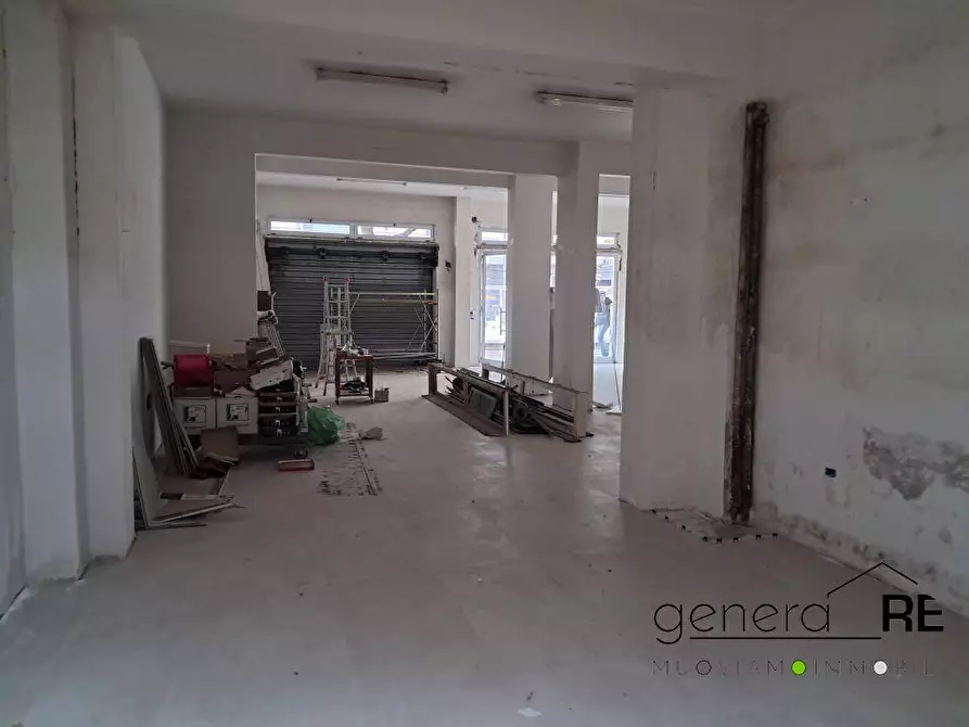 Immagine 6 di Negozio in affitto  a Pescara