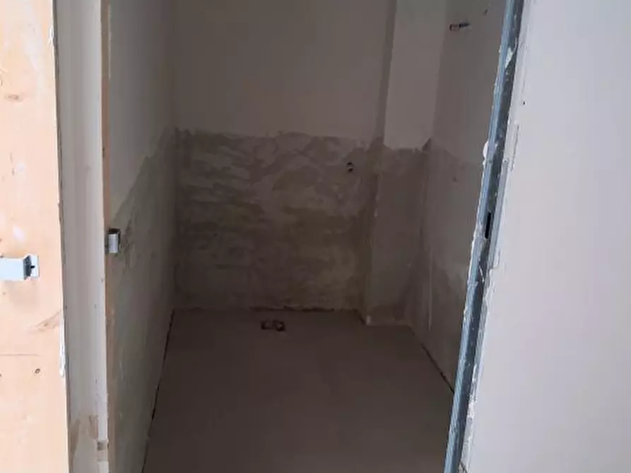 Immagine 2 di Negozio in affitto  a Pescara