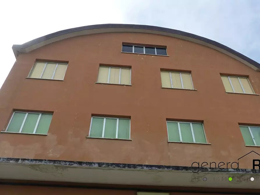 Immagine 1 di Negozio in affitto  a Alanno