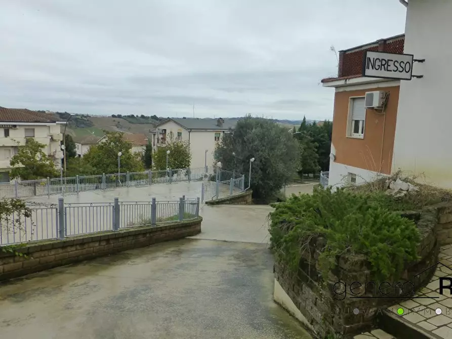 Immagine 7 di Negozio in affitto  a Alanno
